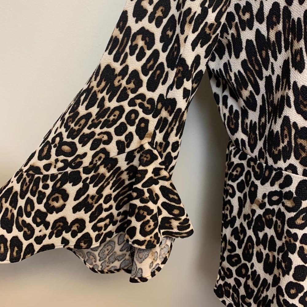 Chico’s Leopard Print Top Chico’s Size 2 (L - 12) - Picture 3 of 15